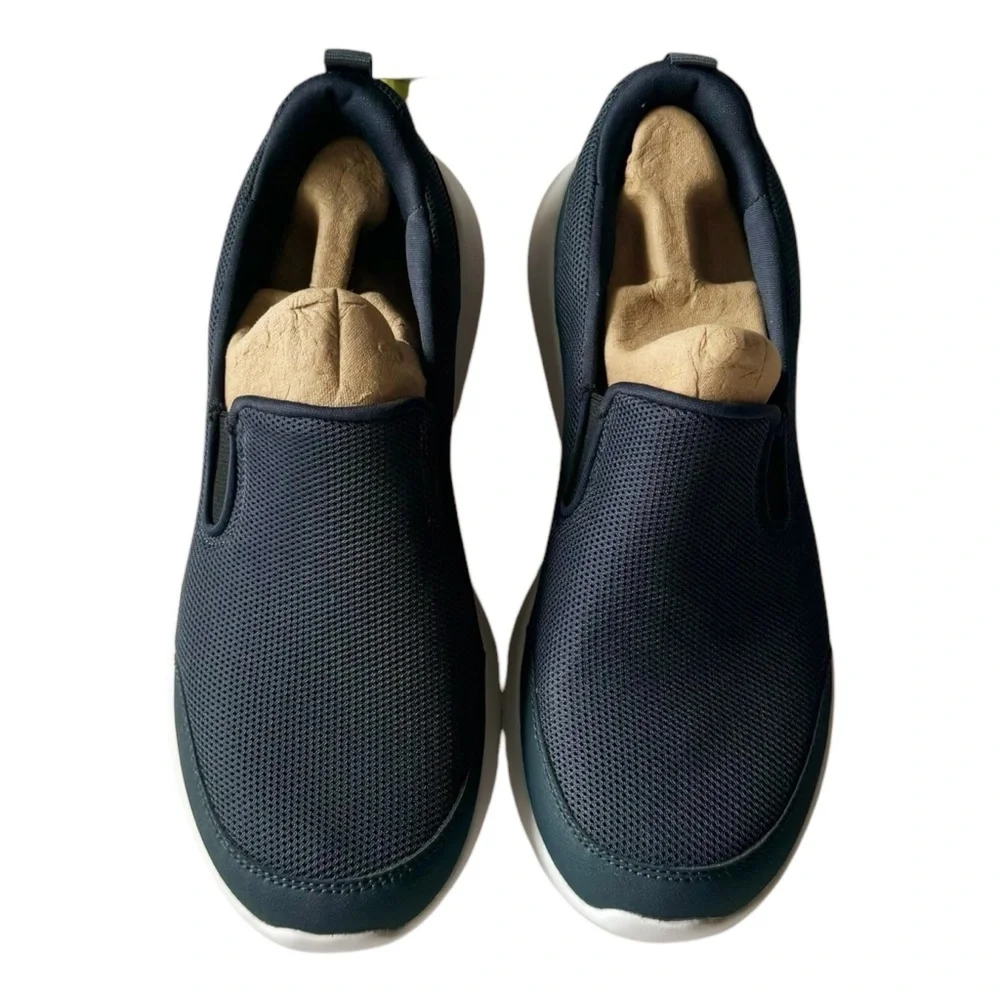 Skechers Go Walk Goga Max Slip On Shoes in Navy | 8 - Picture 2 of 9